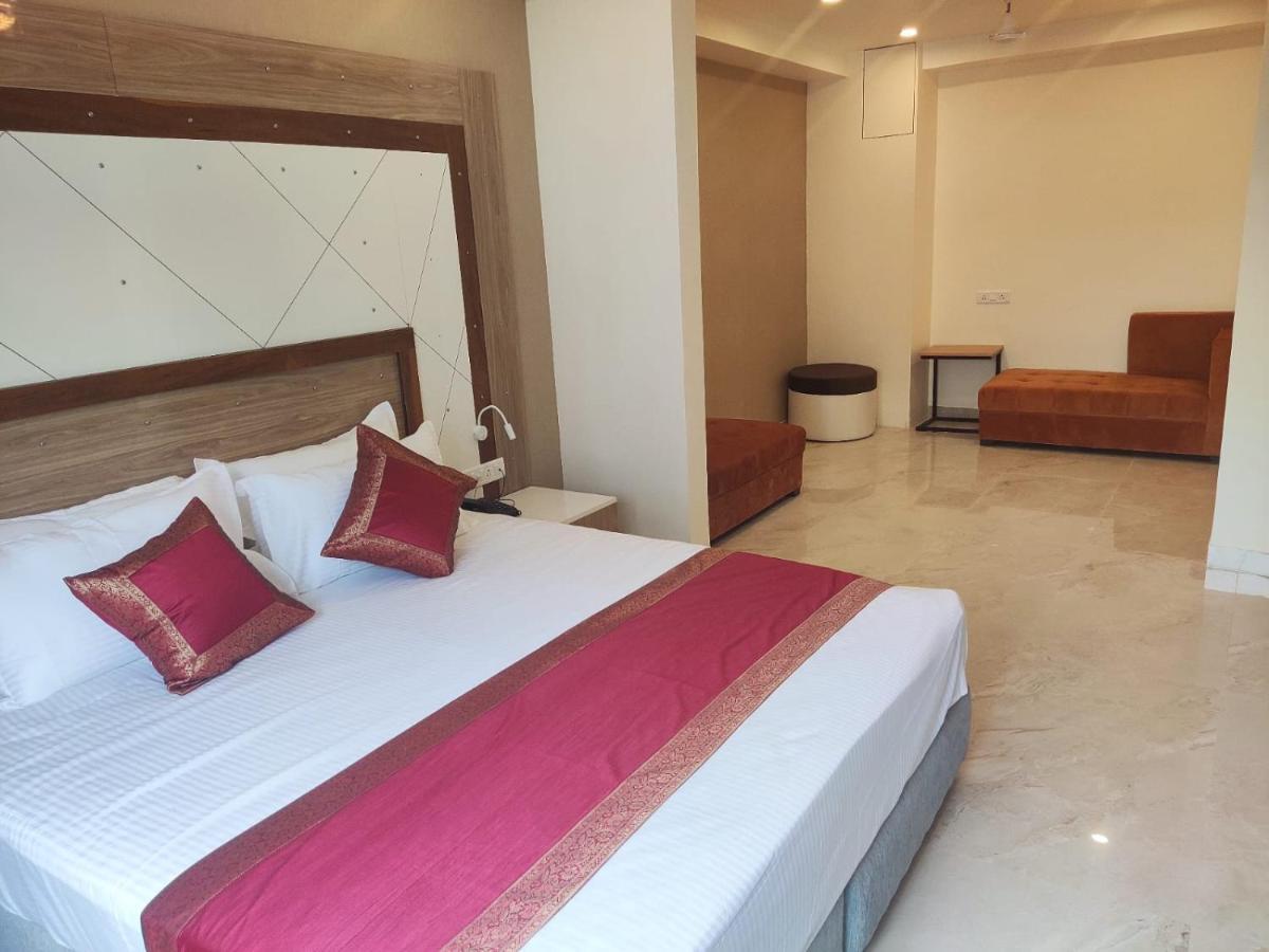Hotel Xenia Varanasi Exterior foto