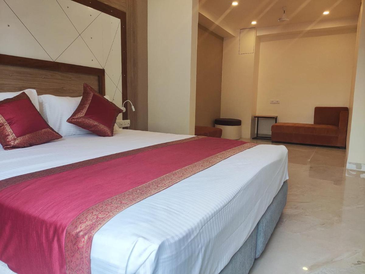 Hotel Xenia Varanasi Exterior foto