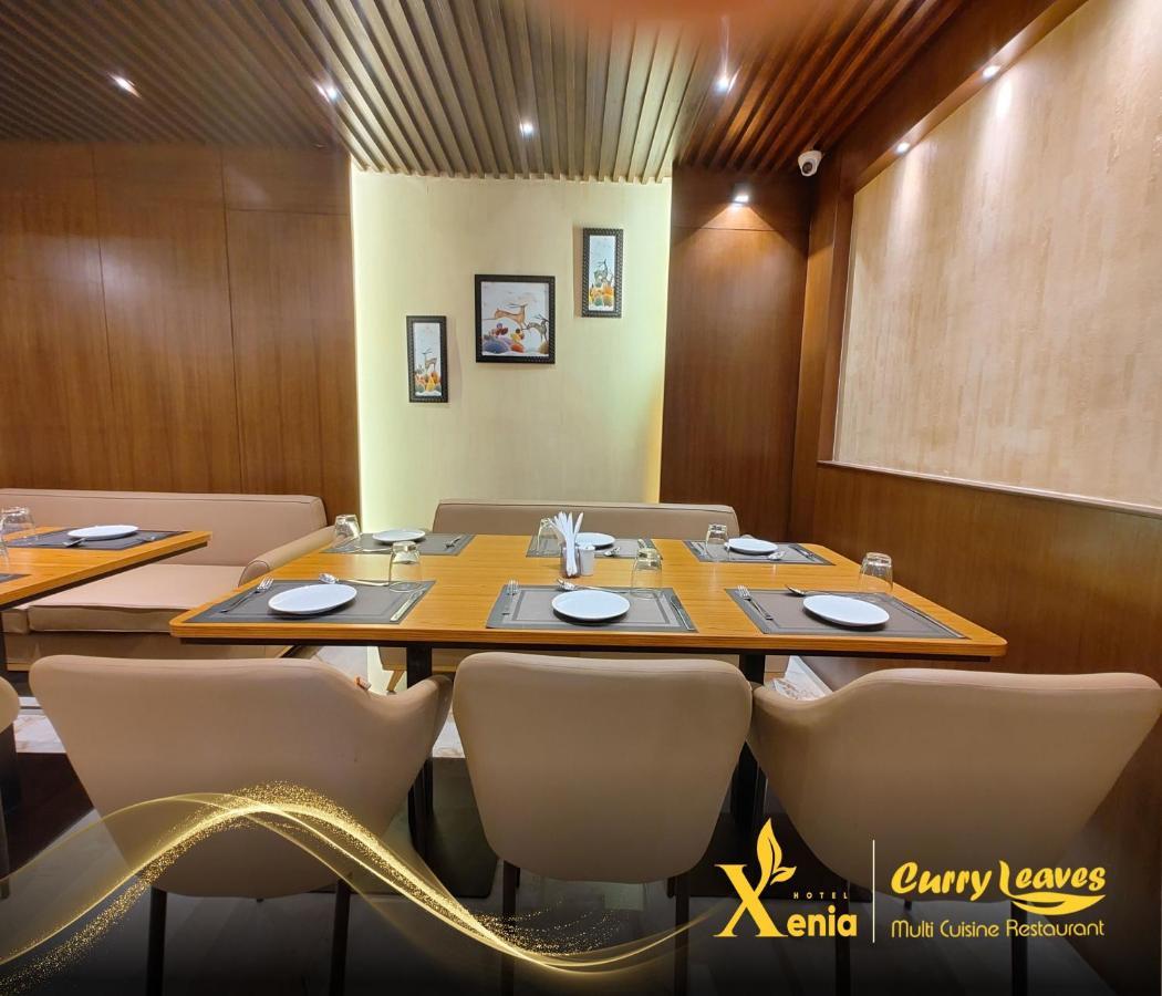 Hotel Xenia Varanasi Exterior foto